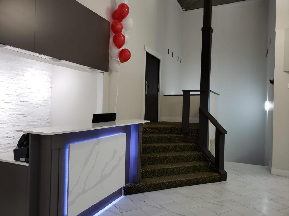 Wells Gray Inn Clearwater Exterior photo