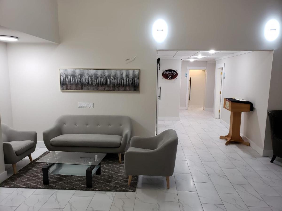 Wells Gray Inn Clearwater Exterior photo